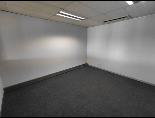 494M² OFFICE TO LET IN RANDJESPARK